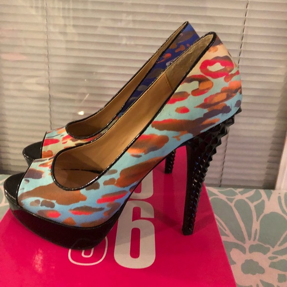 Heels, shoes - Picture 2 of 3